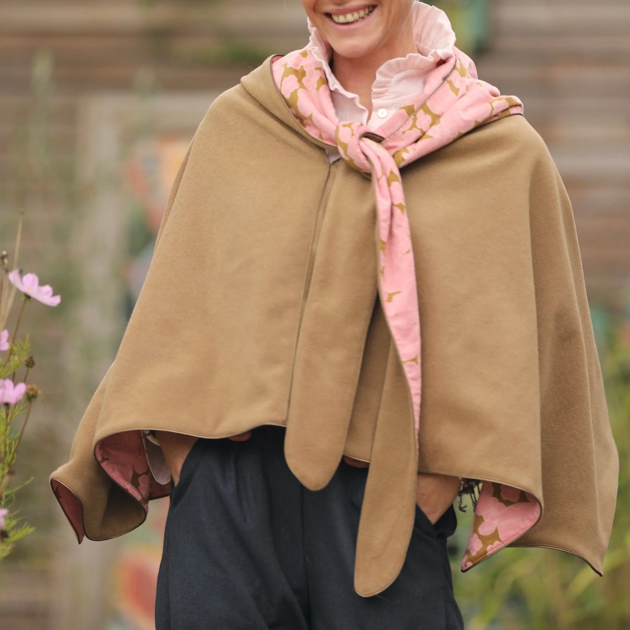Capuche Rosalie - lainage camel/velours milleraies fleuri rose - Image 6