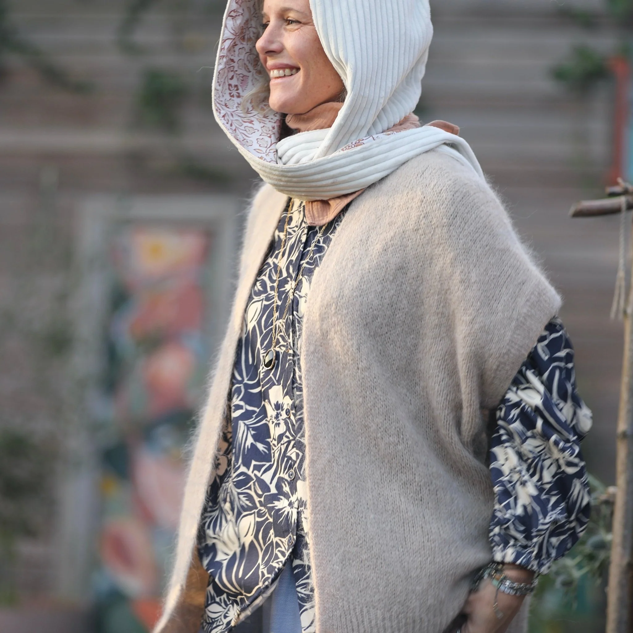 Capuche Rosalie - velours grosse côtes ivoire/coton fleuri rosé - Image 3