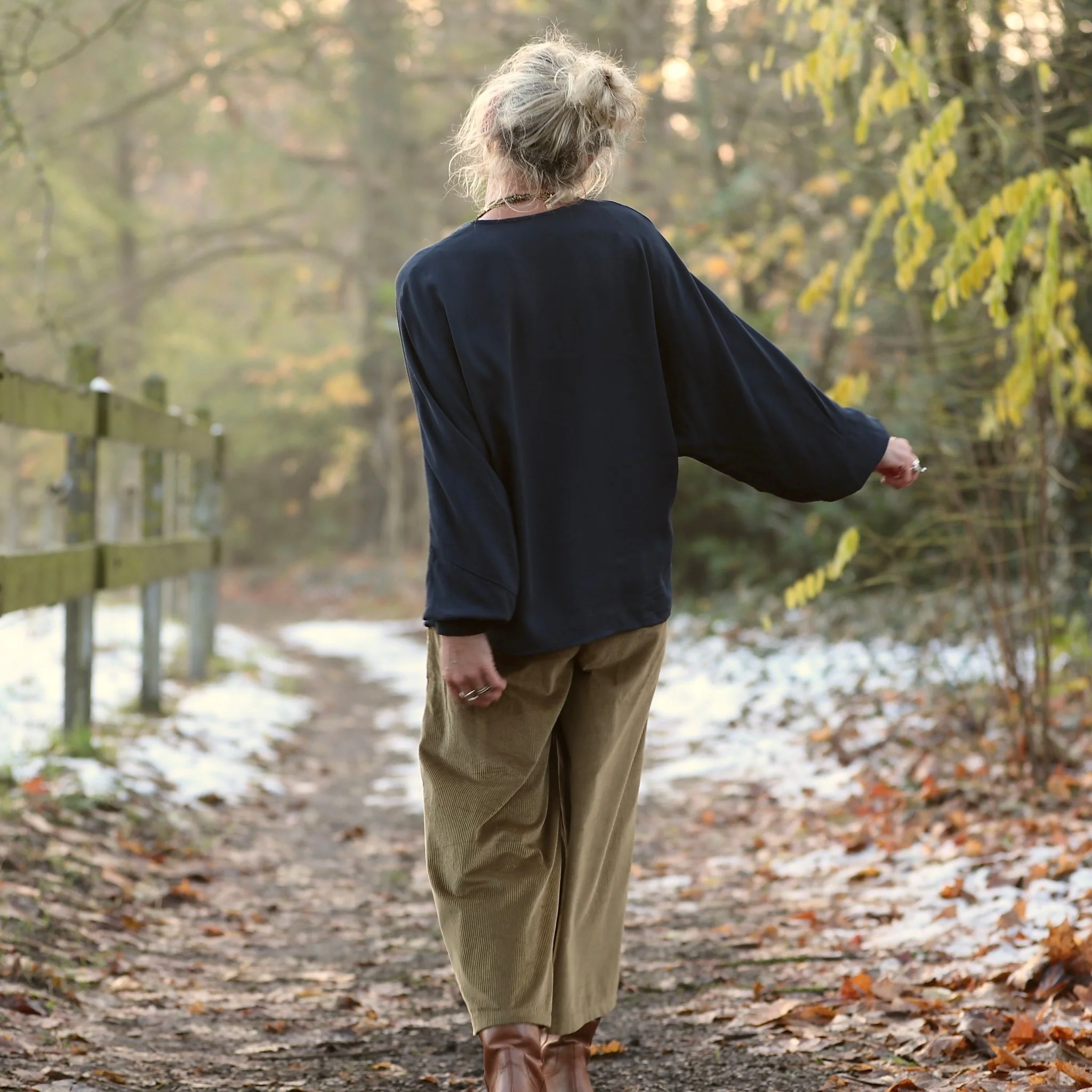 Blouse  Mina – Sergé de viscose marine - Image 4