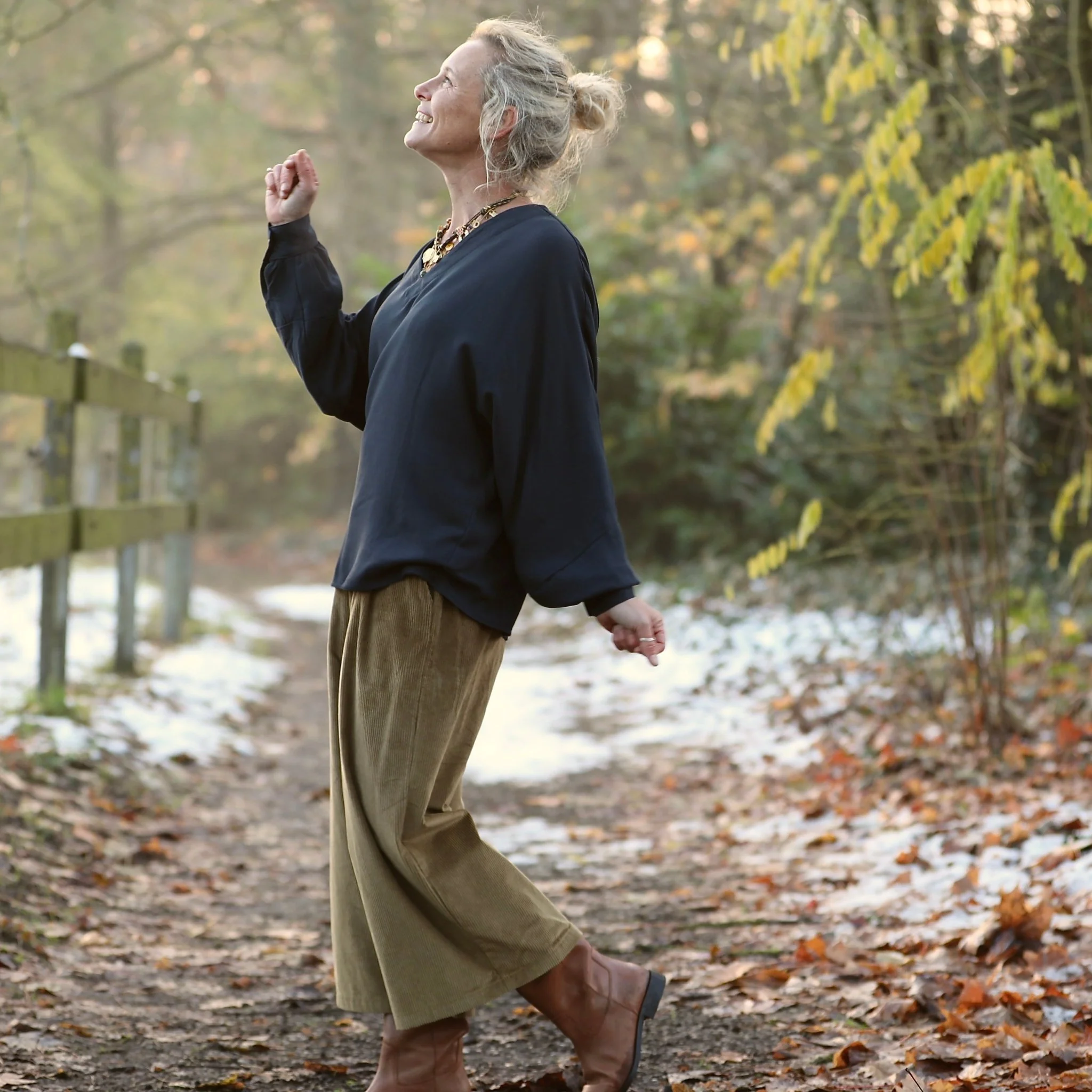 Blouse  Mina – Sergé de viscose marine - Image 5