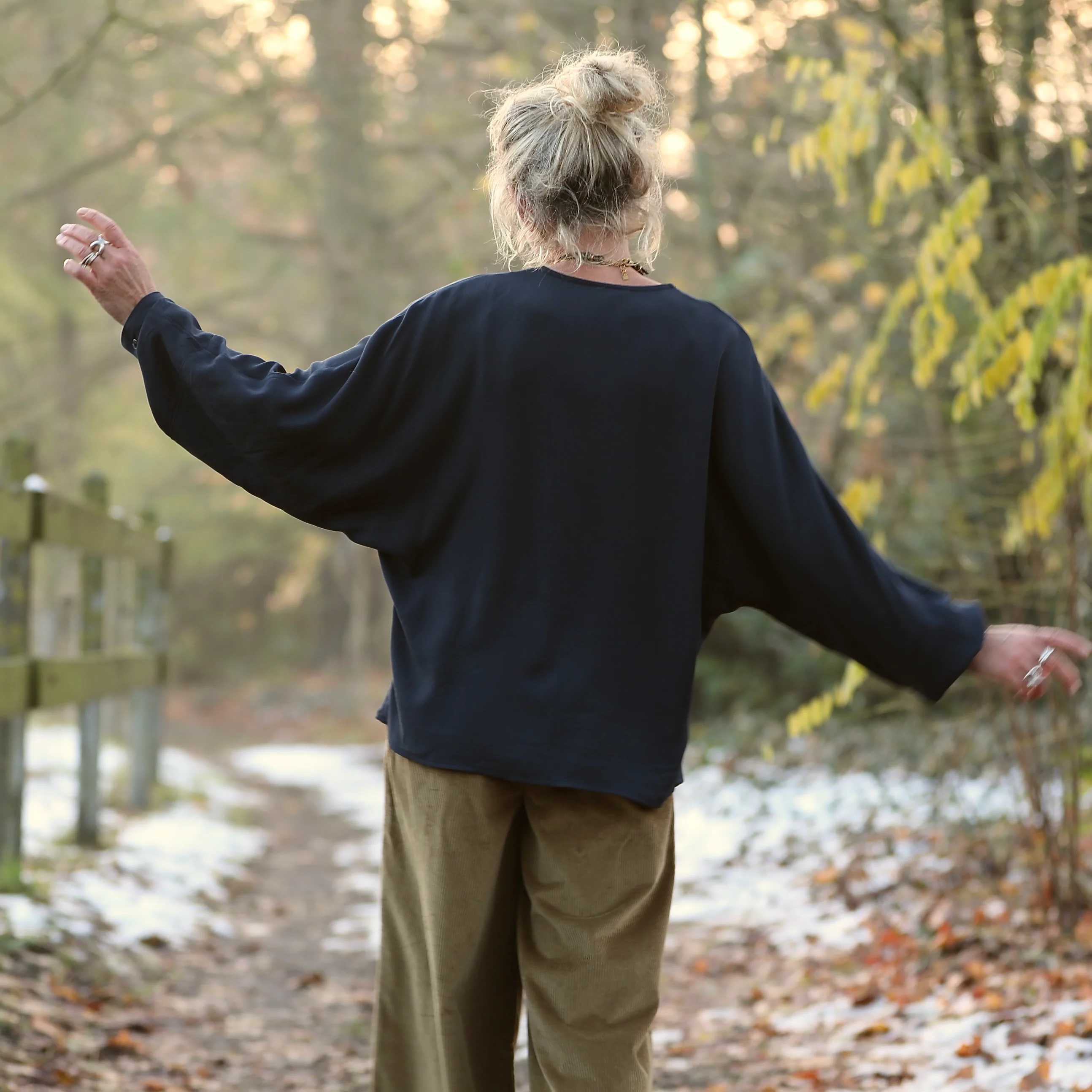 Blouse  Mina – Sergé de viscose marine - Image 6