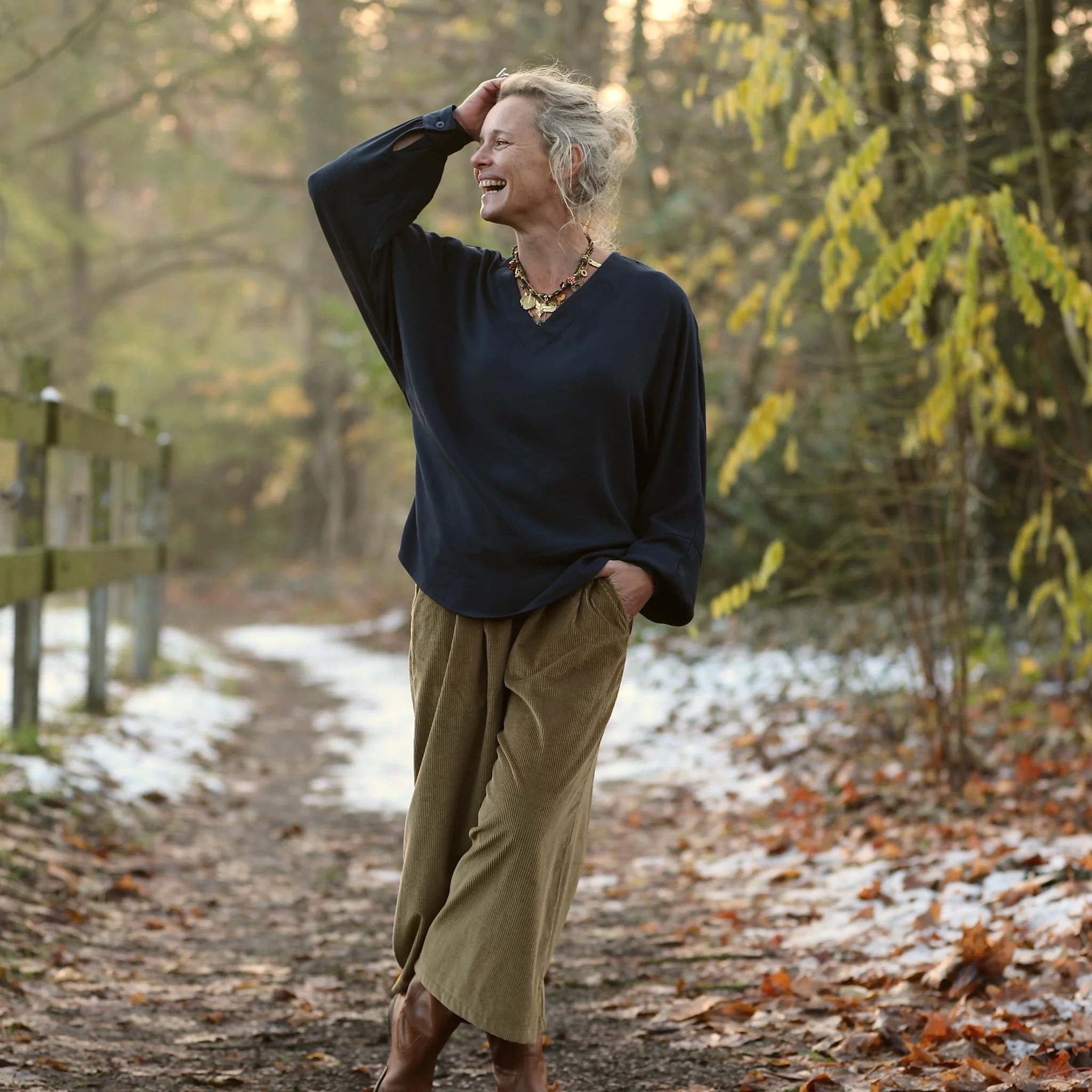 Blouse  Mina – Sergé de viscose marine - Image 7