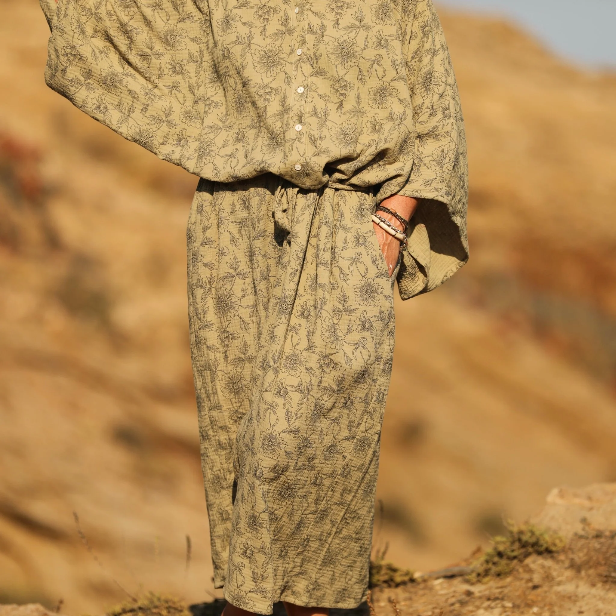 Robe Xiou double gaze de coton kaki clair feuri - Image 4