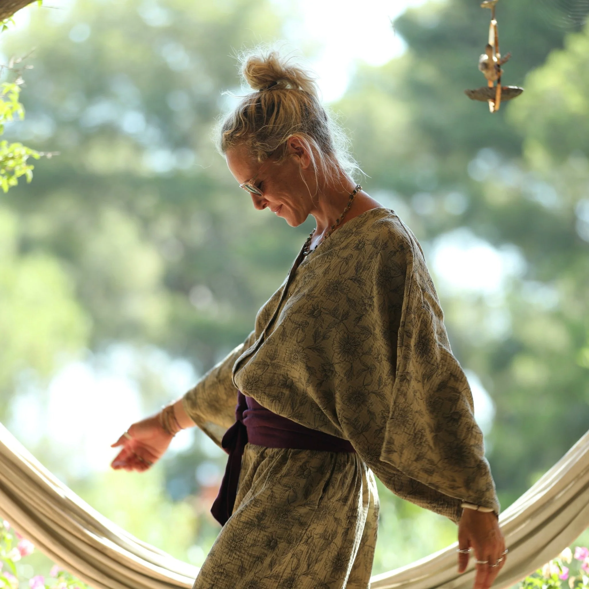 Robe Xiou double gaze de coton kaki clair feuri - Image 5