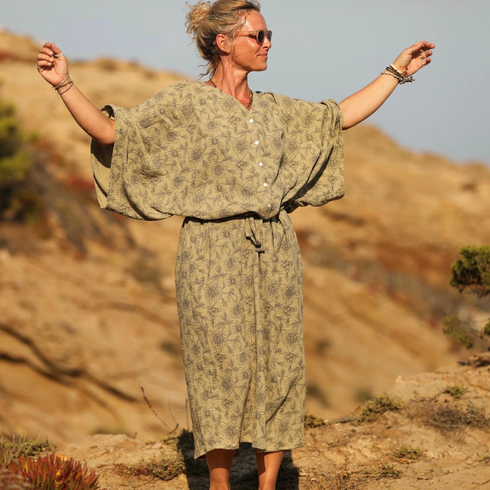 Robe Xiou double gaze de coton kaki clair feuri - Image 9