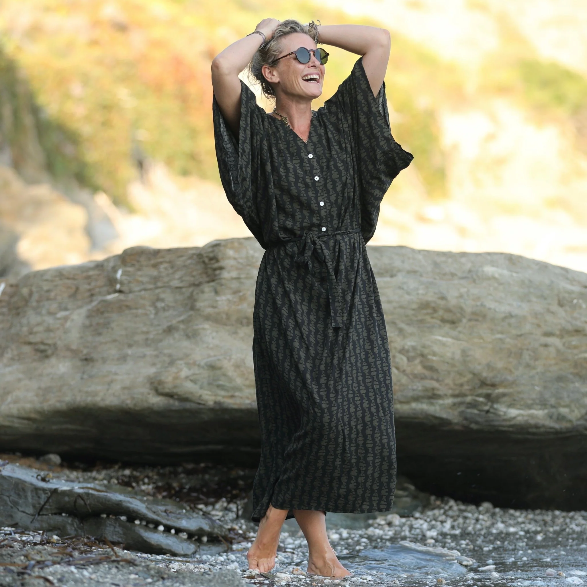 Robe Xiou viscose Batik kaki/noir - Image 6