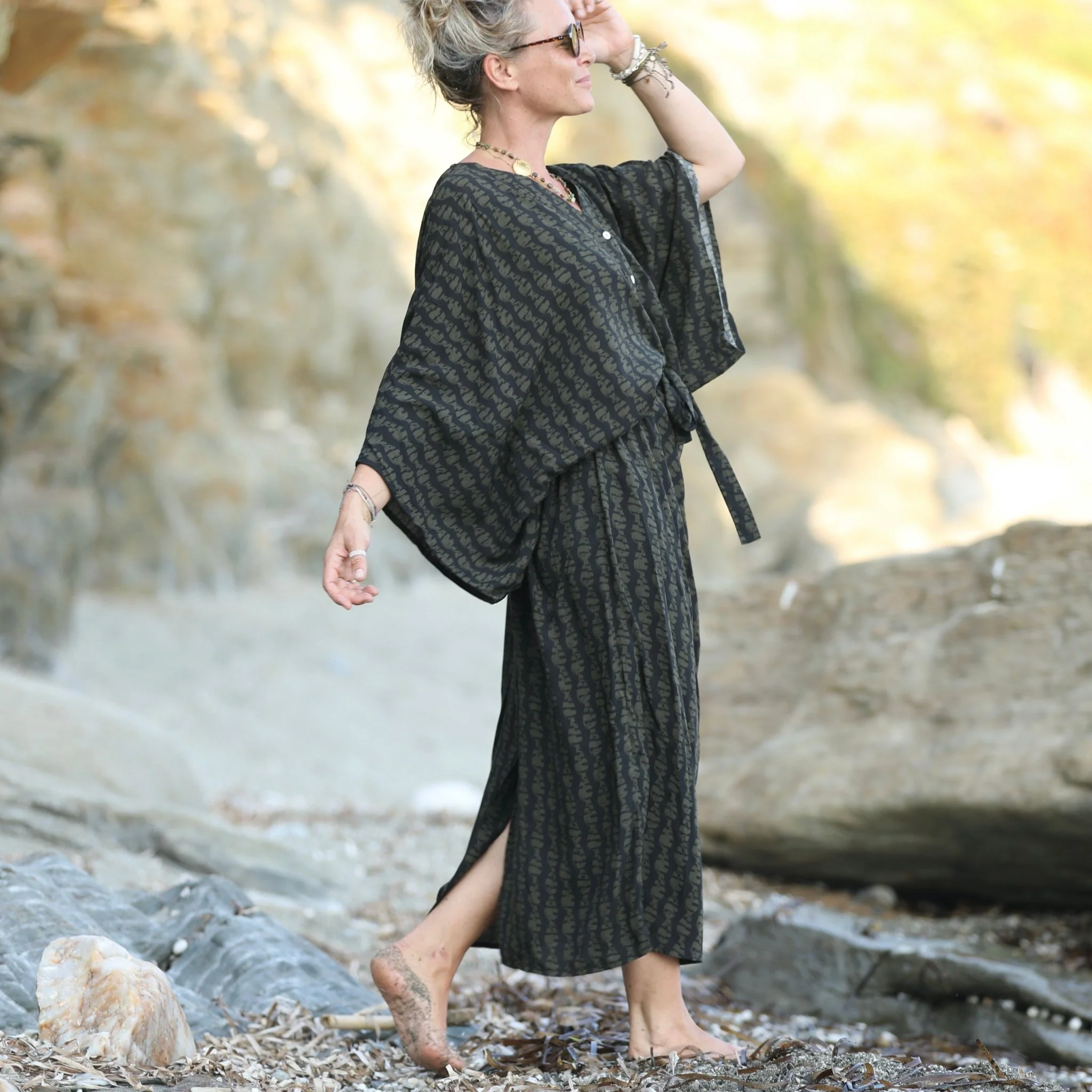 Robe Xiou viscose Batik kaki/noir - Image 8