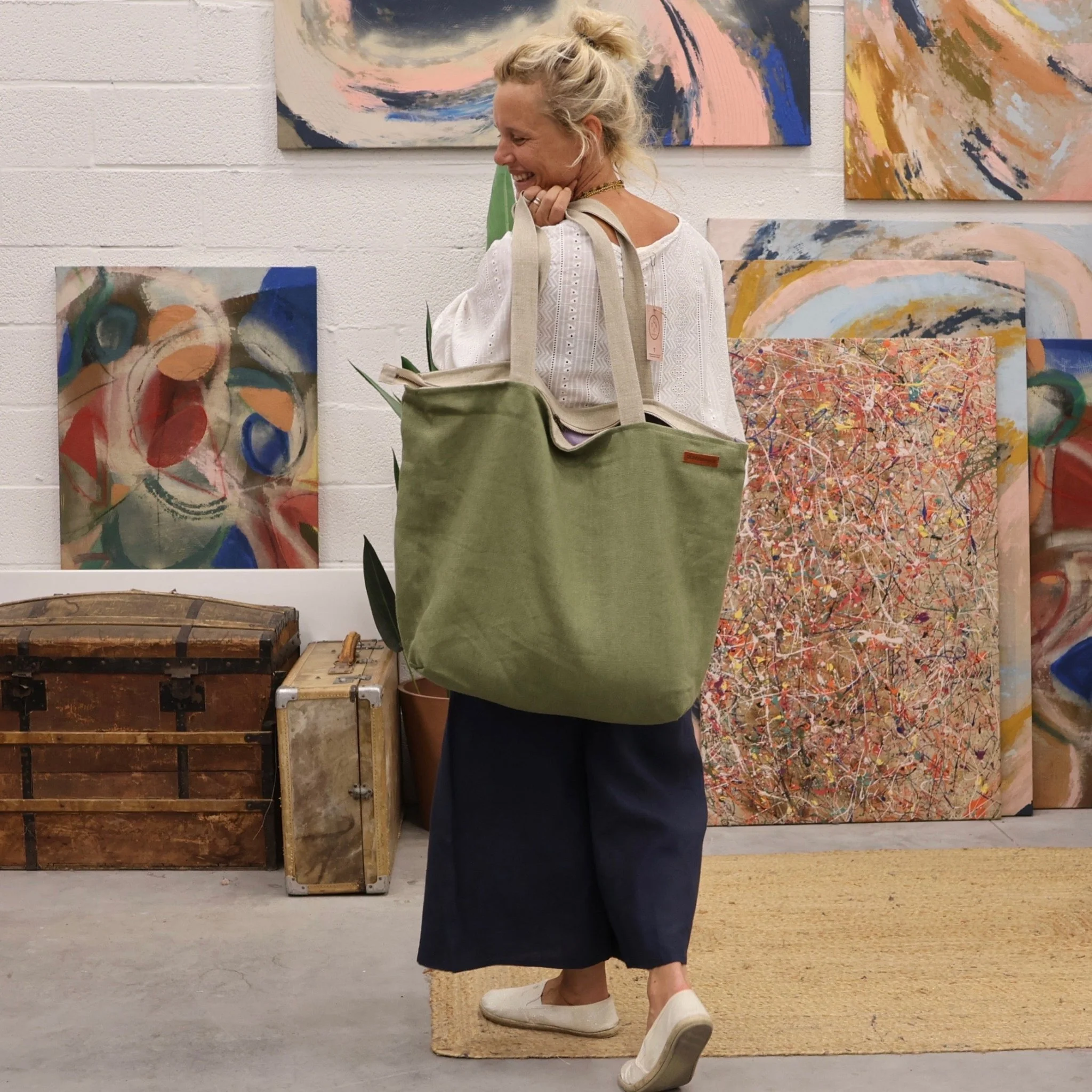 Sac Alfred en lin vert mousse - doublure en lin parme - Image 8